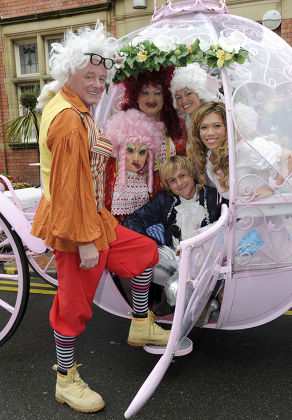 'Cinderella' pantomime photocall, Hyde Town Hall, Manchester, Britain - 29 Sep 2010
