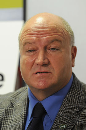 Union leaders Bob Crow of the RMT and Gerry Doherty of TSSA tube strike press conference, London, Britain - 04 Oct 2010