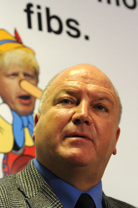 Union leaders Bob Crow of the RMT and Gerry Doherty of TSSA tube strike press conference, London, Britain - 04 Oct 2010