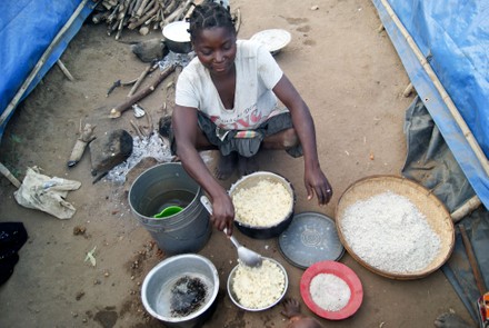 Shelter centers for refugees from the attacks in Cabo Delgado province ...