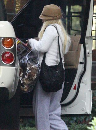 Christina Aguilera leaving a friend's house, Los Angeles, America - 12 Oct 2010