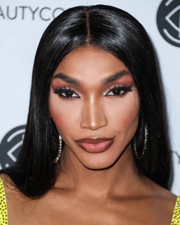 Hairstylist Tokyo Stylez Arrives Beautycon Festival Editorial Stock