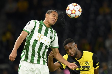 Henry Wingo of Ferencvarosi TC passes the ball in front of Matheus News  Photo - Getty Images