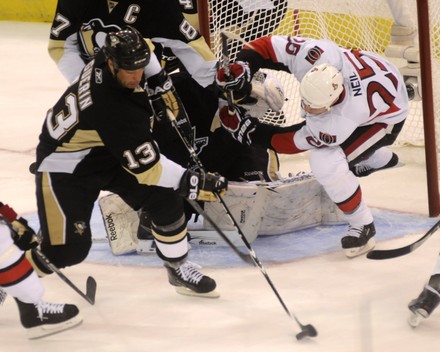 NHL Senators Penguins, Pittsburgh, Pennsylvania, United States - 16 Apr 2010
