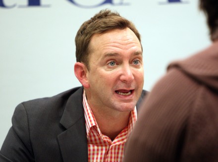 TLC Networks Clinton Kelly signs book in St. Louis, Des Peres, Missouri, United States - 24 Apr 2010