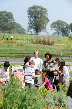 First Lady Michelle Obama hosts visiting First Ladies at New York farm, Pocantico Hills, United States - 24 Sep 2010
