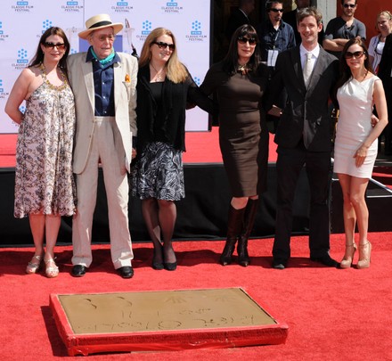 Peter O'toole Hand & Footprint Ceremony, Los Angeles, California, United States - 30 Apr 2011