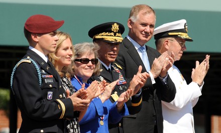 Gen. Petraeus retires in Virginia, Ft. Myer, United States - 31 Aug 2011