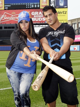 Snooki Mets Fan.  Mets team, New york mets, Ny mets