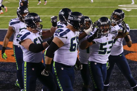 Seattle Seahawks outside linebacker Malcolm Smith (53) and