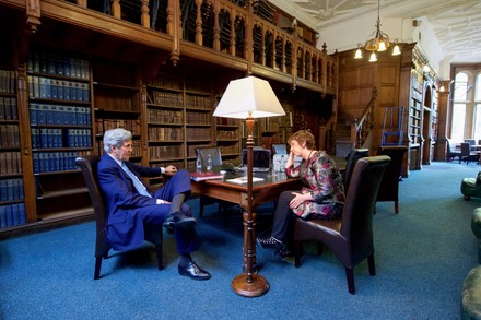 Secretary of State John Kerry touring Oxford University, Great Britain - 12 May 2016