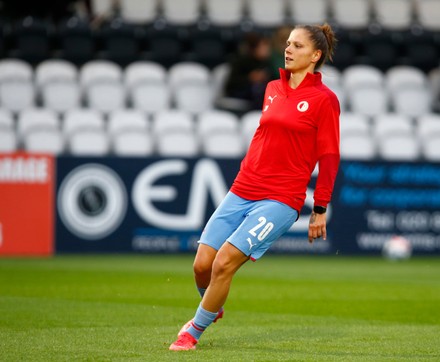 Kristyna Ruzickova of Slavia Praha challenges for the ball with