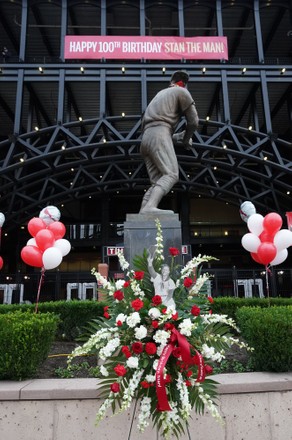 Stan Musial Statue, Busch Stadium, St. Louis, MO. Editorial