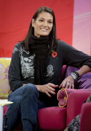 'Lorraine Live' TV Programme, London, Britain - 03 Nov 2010