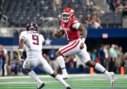 NCAA Football Southwest Classic Arkansas vs Texas A&M, Arlington, USA ...