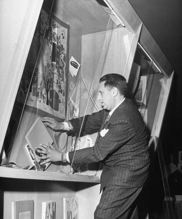 1 Author leo rosten Stock Pictures, Editorial Images and Stock Photos ...