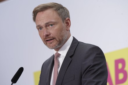 Christian Lindner at the FDP press conference after a meeting of the party executive board, Berlin, Germany - 27 Sep 2021