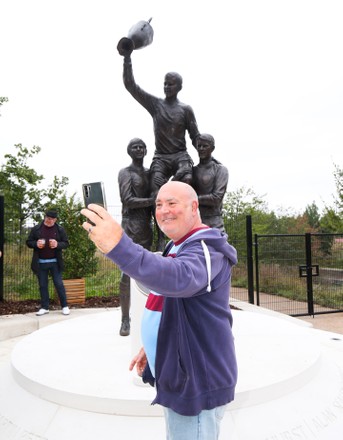 West Ham United Fans and Statue Feature, Football, The London Stadium, London, UK - 30 Sep 2021