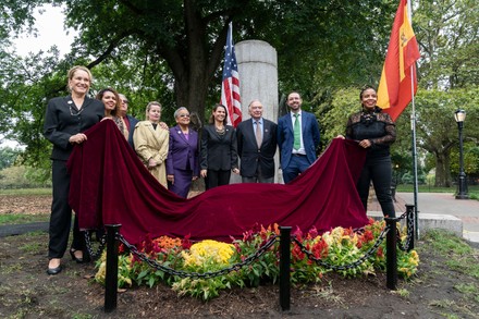 NY: Unveiling of the new Spanish Memorial Plaque, New York, United States - 05 Oct 2021