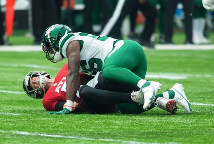 New York Jets linebacker Quincy Williams (56) runs against the New England  Patriots during an NFL football game Sunday, Oct. 30, 2022, in East  Rutherford, N.J. (AP Photo/Adam Hunger Stock Photo - Alamy