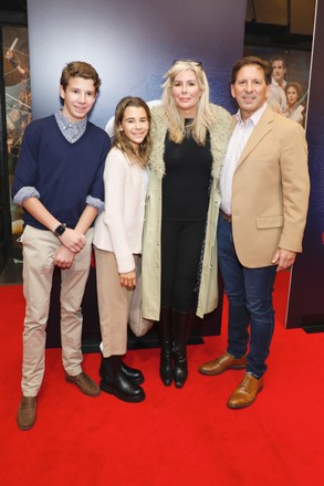 Aviva Drescher and husband Reid Drescher with their kids Hudson Drescher and Sienna Drescher