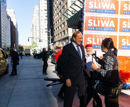 NY: Curtis Sliwa Press Conference, New York City, New York, United States - 01 Nov 2021