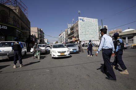 Armed Yemeni Policemen Wearing Face Masks Editorial Stock Photo - Stock ...