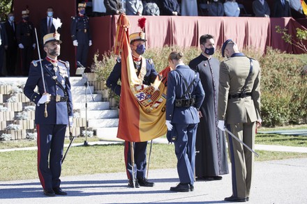 500 Spanish royal guards Stock Pictures, Editorial Images and Stock ...