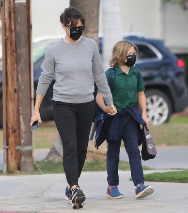 Jennifer Garner running errands, Los Angeles, California, USA - 09 Nov 2021