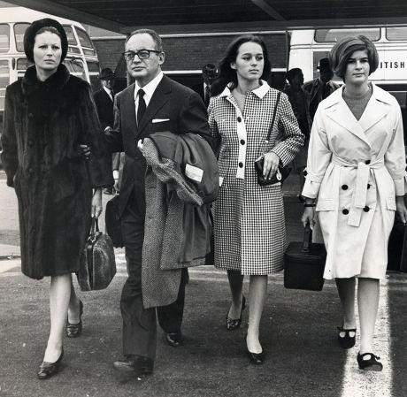 Dino De Laurentis Italian Film Producer (died November 2010) With His First Wife Actress Silvana Mangano (died December 1989) And His Daughters Raffaelle De Laurentiis (white Coat) And Veronica De Laurentiis