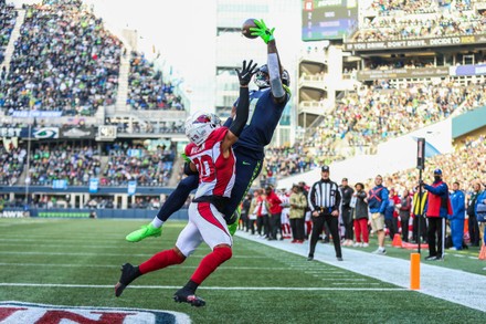 November 21, 2021: Arizona Cardinals running back Eno Benjamin (26) tries  to score a diving touchdown. The play was called back due to a Seattle  timeout before the snap during a game