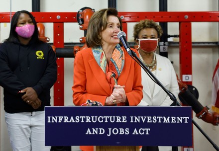 Speaker Nancy Pelosi promotes infrastructure law in San Francisco, USA - 23 Nov 2021
