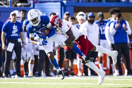 CEFCU Stadium San Jose, CA. 25th Nov, 2021. CA USA Fresno State wide  receiver Jalen Cropper (5) runs for the first down during the NCAA Football  game between Fresno State Bulldogs and