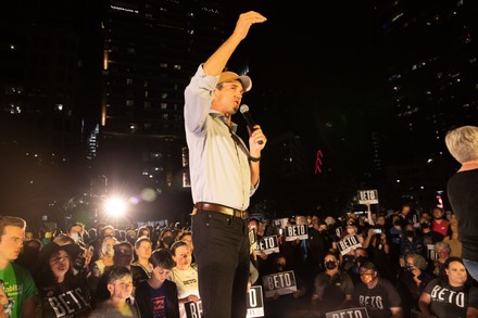 Beto O'Rourke Campaigns For Texas Governor, Republic Square Park, Austin, Texas, USA - 04 Dec 2021