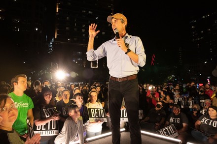 Beto O'Rourke Campaigns For Texas Governor, Republic Square Park, Austin, Texas, USA - 04 Dec 2021
