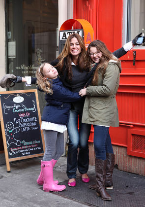 Kelly Killoren Bensimon visits a Nail Salon with her Daughters Sea and Teddy, New York, America - 22 Dec 2010