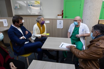 Yannick Jadot visits a Hospital, Laon, France - 11 Dec 2021