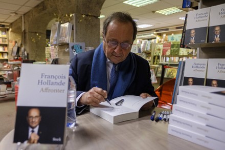 Francois Hollande dedicates his book, Lyons, France - 30 Nov 2021