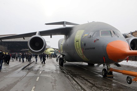 1,000 Military cargo aircraft Stock Pictures, Editorial Images and ...