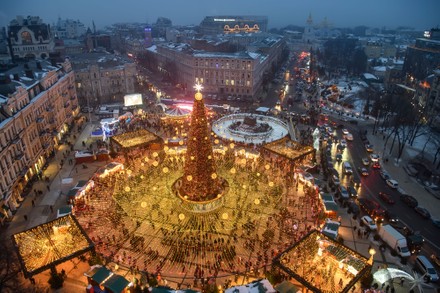 Christmas And New Year Celebration In Kyiv, Ukraine - 27 Dec 2021 Stock ...