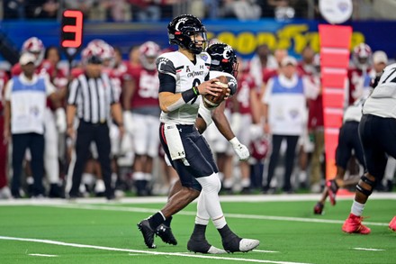 Cincinnati Bearcats Quarterback Desmond Ridder 9 Editorial Stock Photo ...