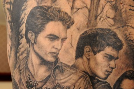 TWILIGHT WEREWOLVES JACOB TAYLOR LAUTNER WOLF ROUND 15 x 15 TEMPORARY  TATTOO Collectables  Art Other Collectable Items