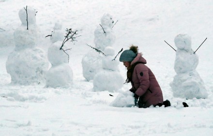 Christmas Plays In Nc 2022 Girl Makes Snowmen During Christmas Holidays Editorial Stock Photo - Stock  Image | Shutterstock | Shutterstock Editorial