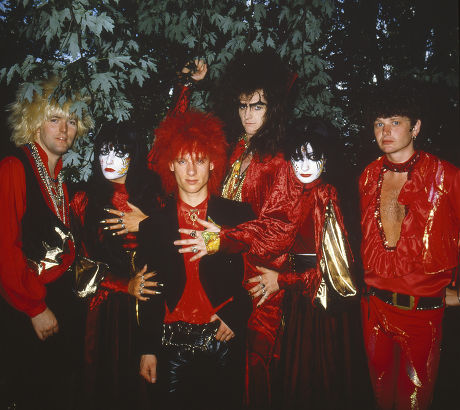 Doctor and The Medics - Steve McGuire, Steve Ritchie, Clive Jackson (The Doctor) and Richard Searle with Wendy West and Colette Appleby aka the Anadin Brothers