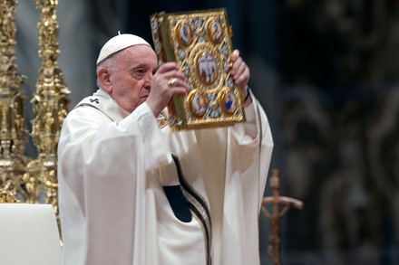 Pope Francis celebrates the Mass for the Epiphany of the Lord in St Peter Basilica, Vatican City, Italy, Vatican Cty - 06 Jan 2022
