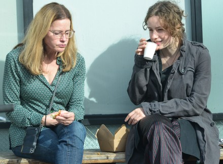 Exclusive - Elizabeth Shue and Stella Street Guggenheim grab a coffee, Venice, California, USA - 12 Jan 2022