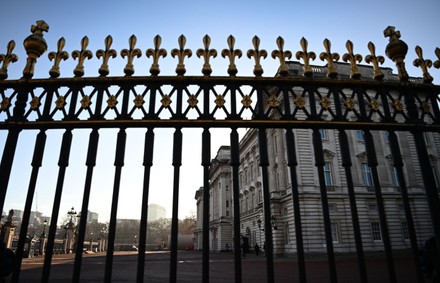 Buckingham Palace reaction to NY court dismissal of Prince Andrew motion, London, United Kingdom - 13 Jan 2022