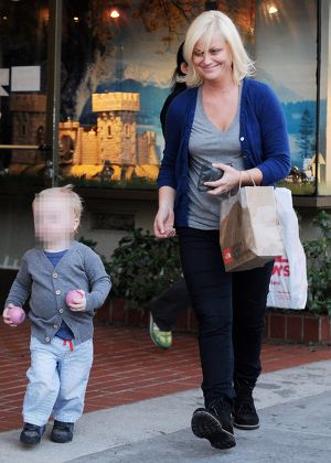 Amy Poehler and son Abel James Arnett shopping, Beverly Hills, America - 25 Jan 2011