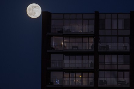 Full Wolf Moon In The Netherlands, Eindhoven - 17 Jan 2022