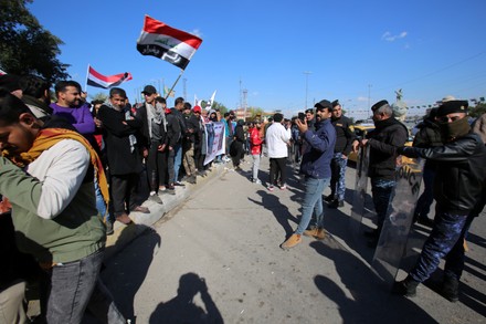 Anti-governemnt protest in al-Nisour Square in Baghdad, Iraq - 20 Jan 2022